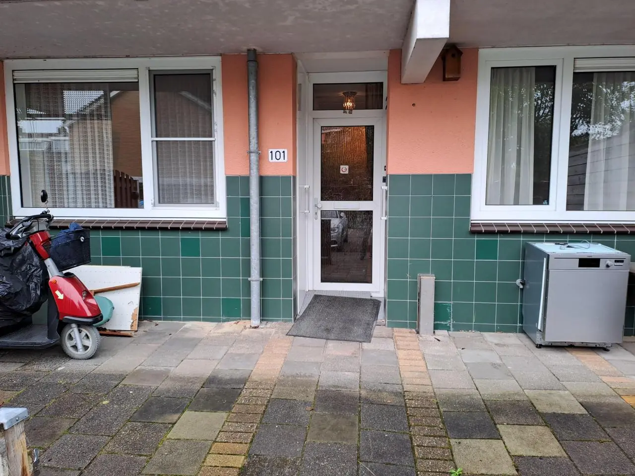 Image 2 of 9