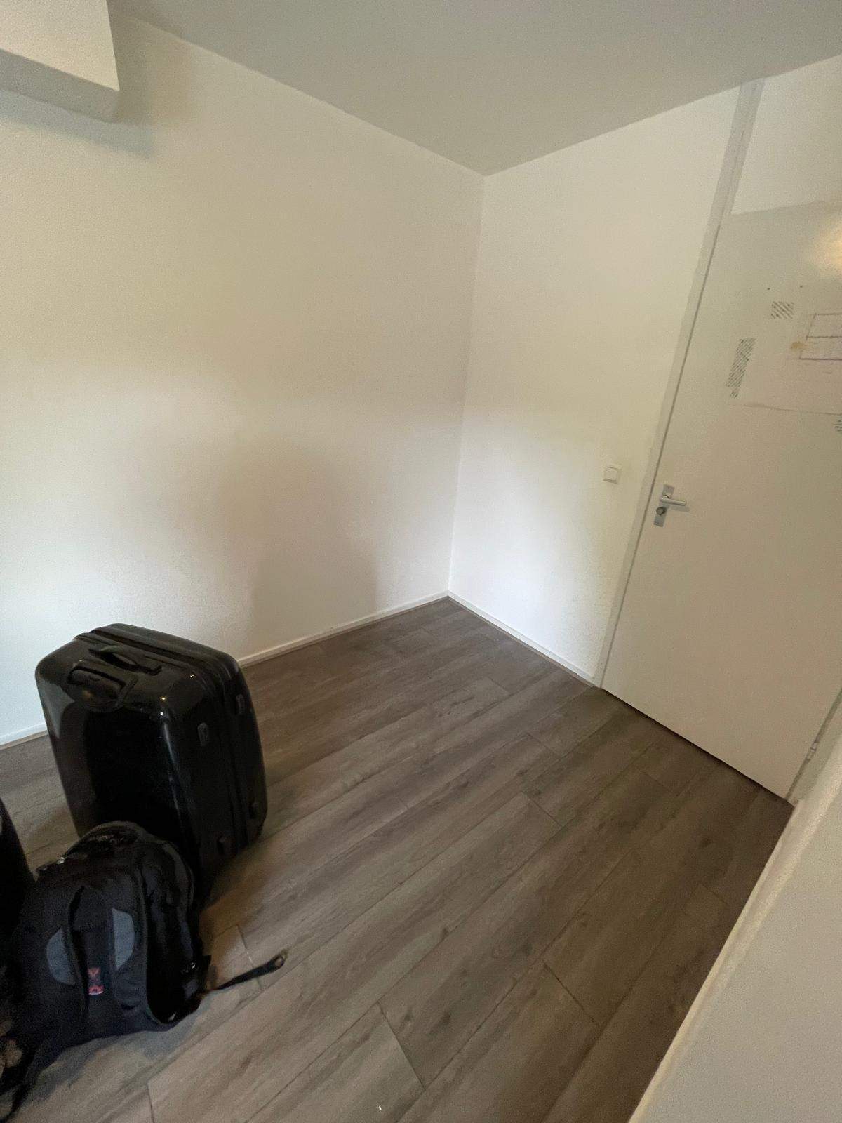Image 2 of 4