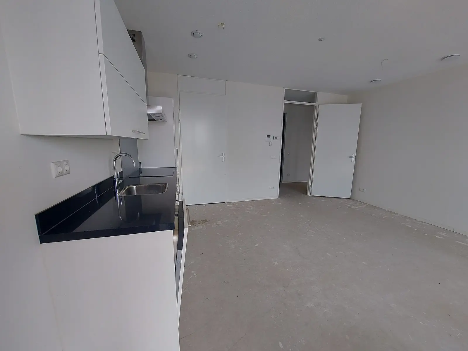 Image 4 of 8
