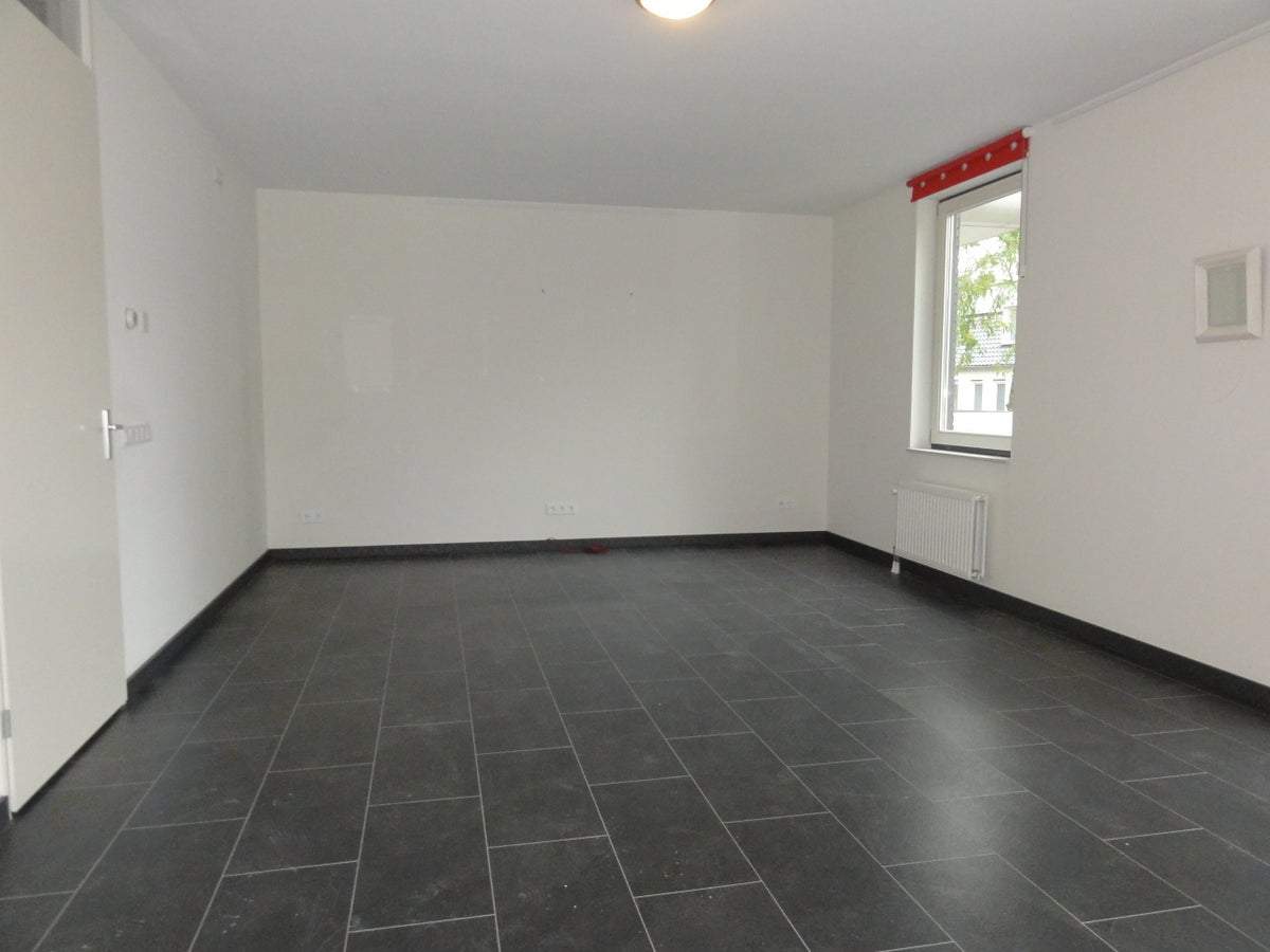 Bild 2 von 12