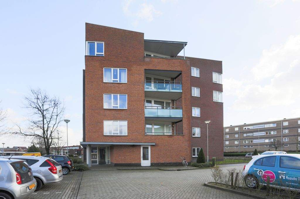 Bild 2 von 12