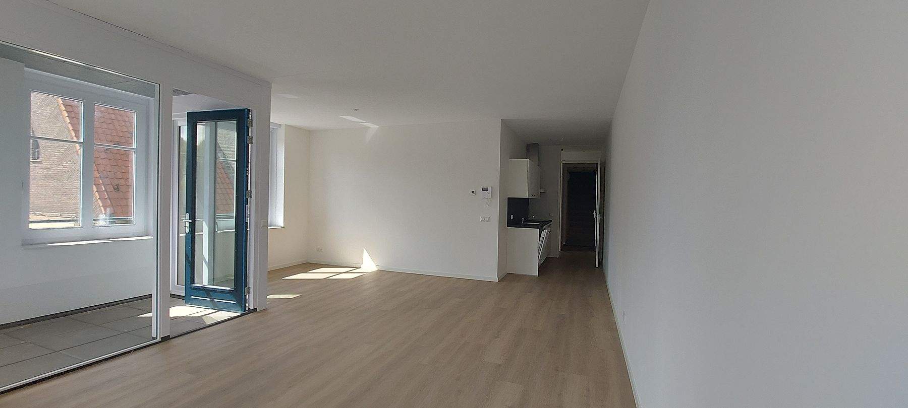 Image 4 of 8