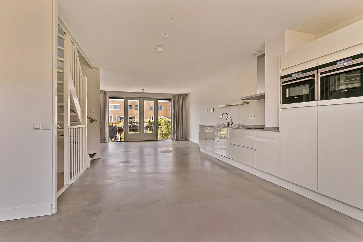 Image 10 of 26