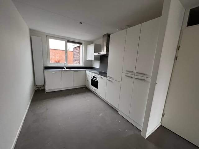 Image 3 of 12