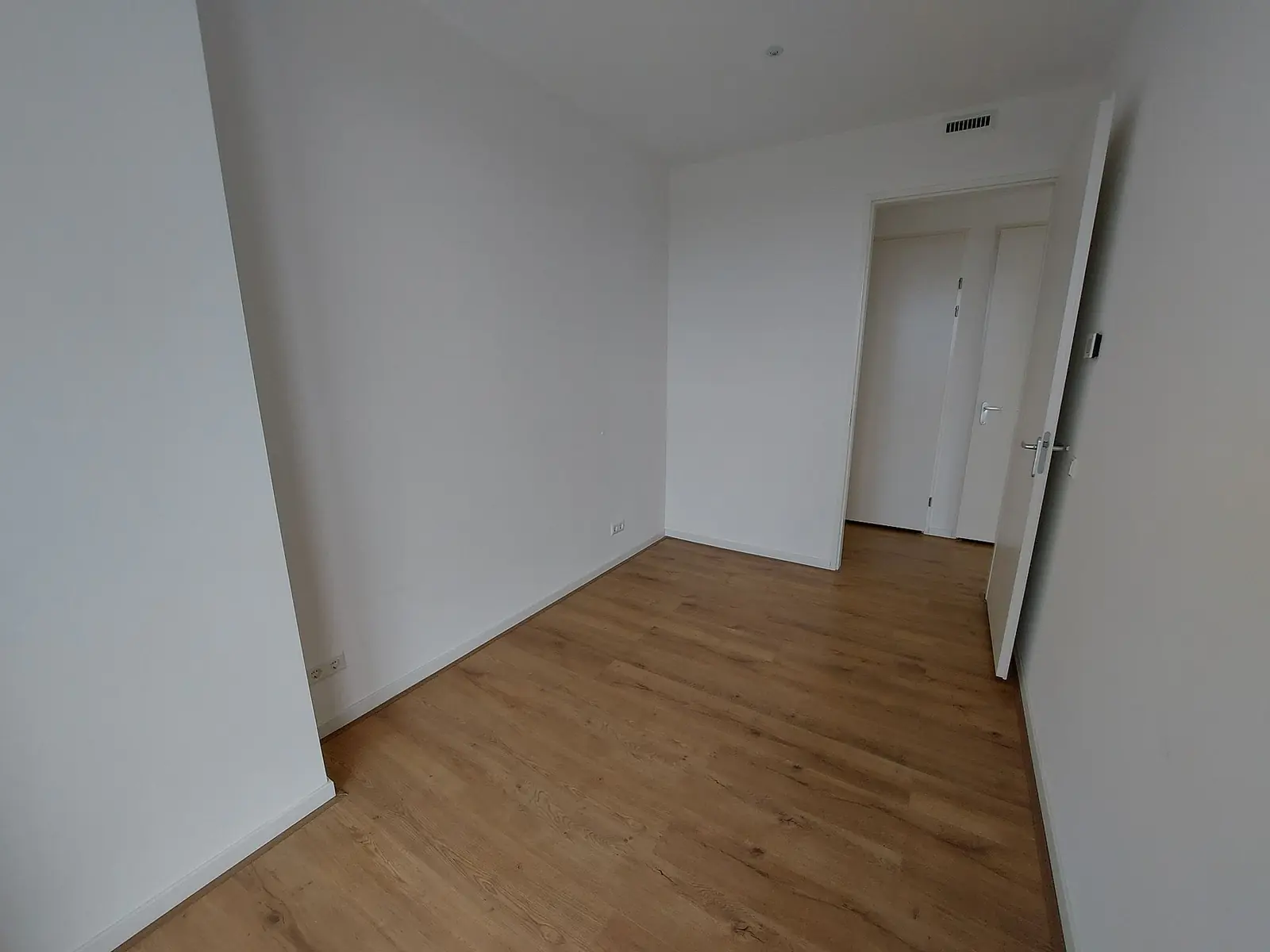 Image 8 of 8