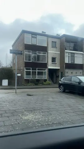 Apartamento Amueblado de 4 Habitaciones con Balcón - Lorentzstraat, Vlaardingen