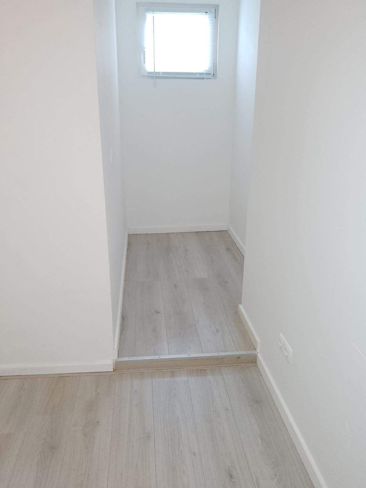 Image 3 of 10