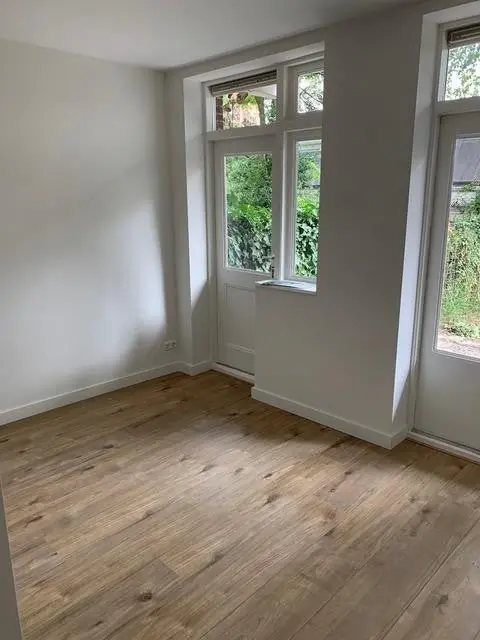 Image 2 of 12