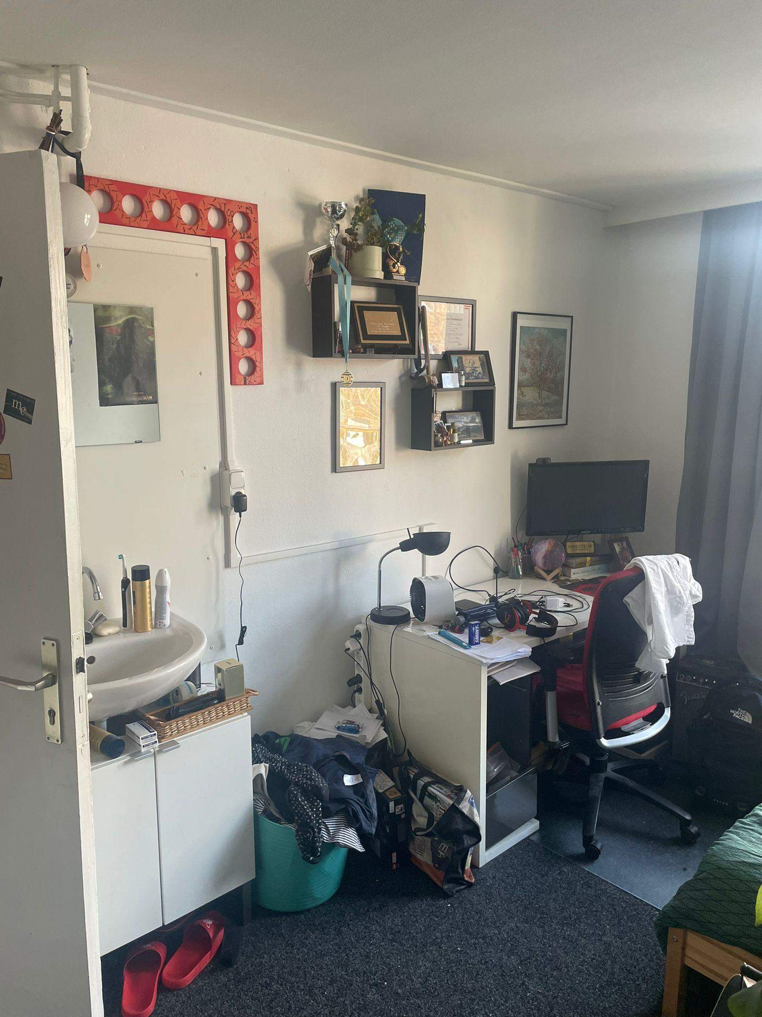 Image 1 of 10