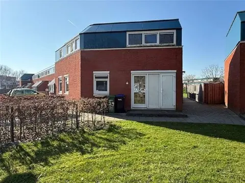 3-Slaapkamer Familiehuis aan Jol 29, Kustwijk, Lelystad - Te Huur