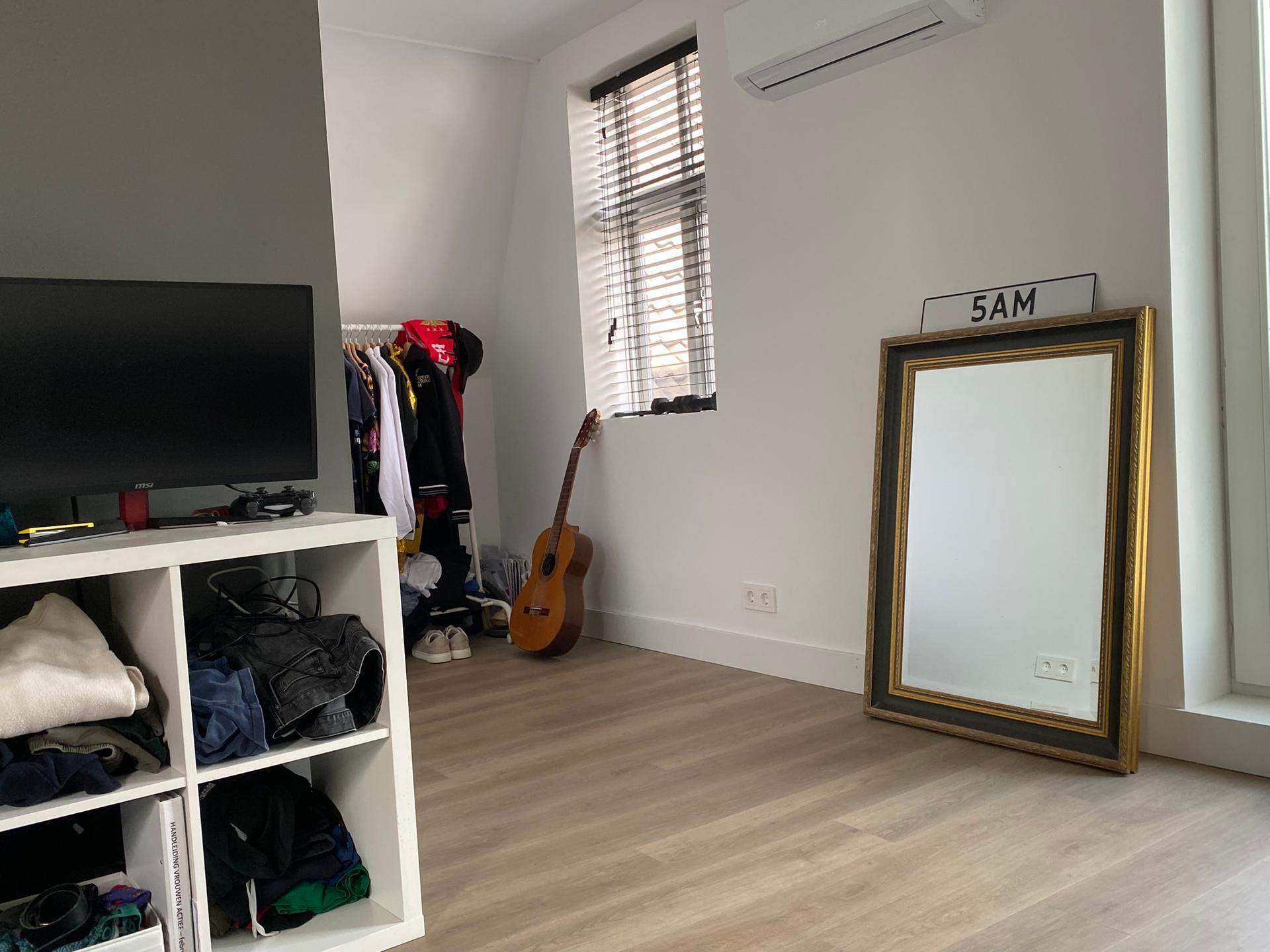 Image 3 of 5