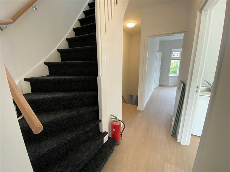 Image 6 of 21