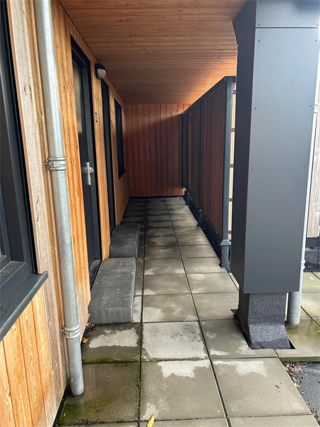 Image 2 of 7