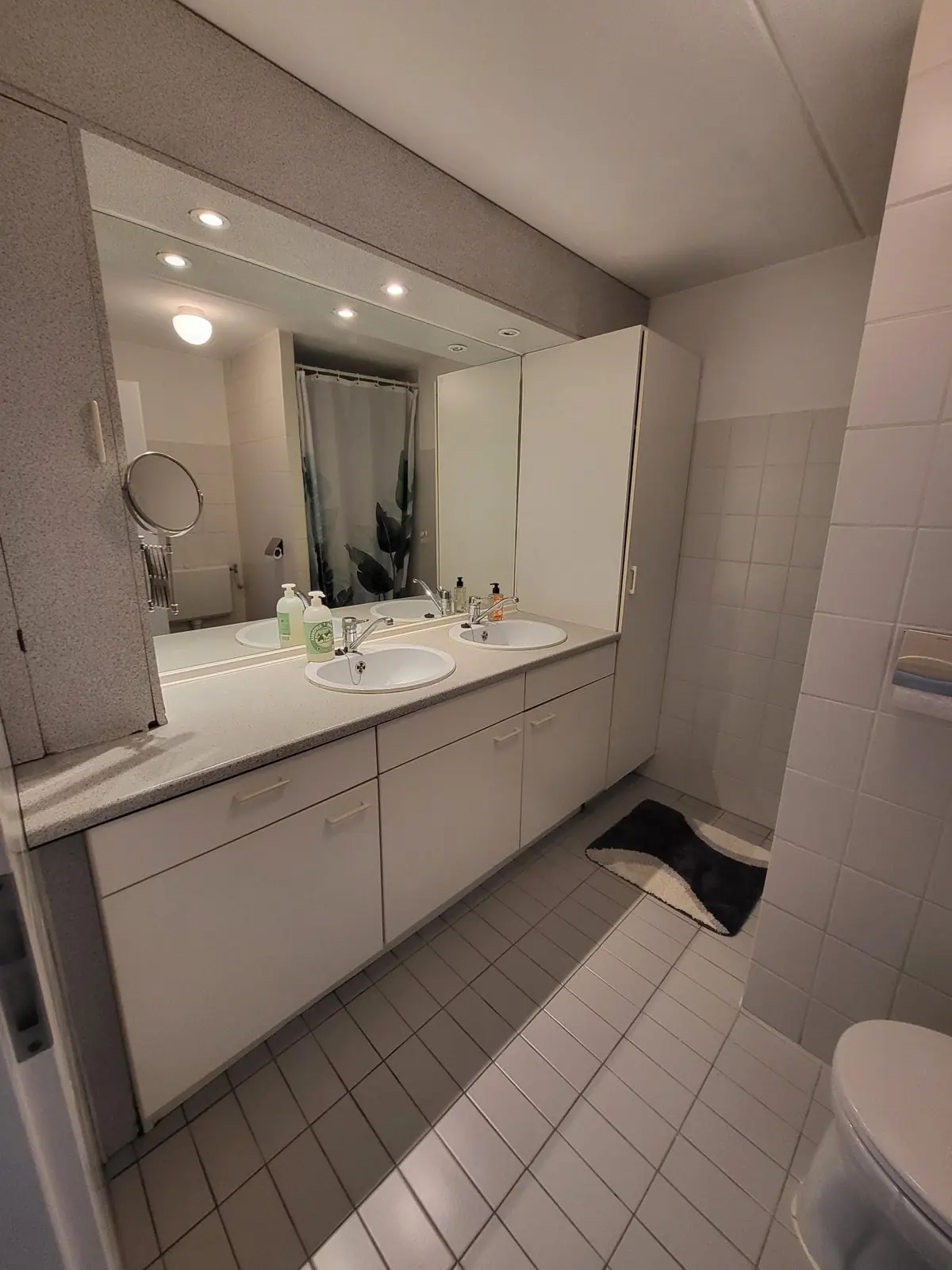 Image 19 of 38