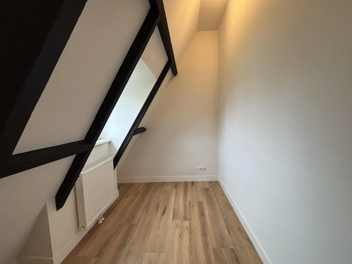 Image 19 of 23