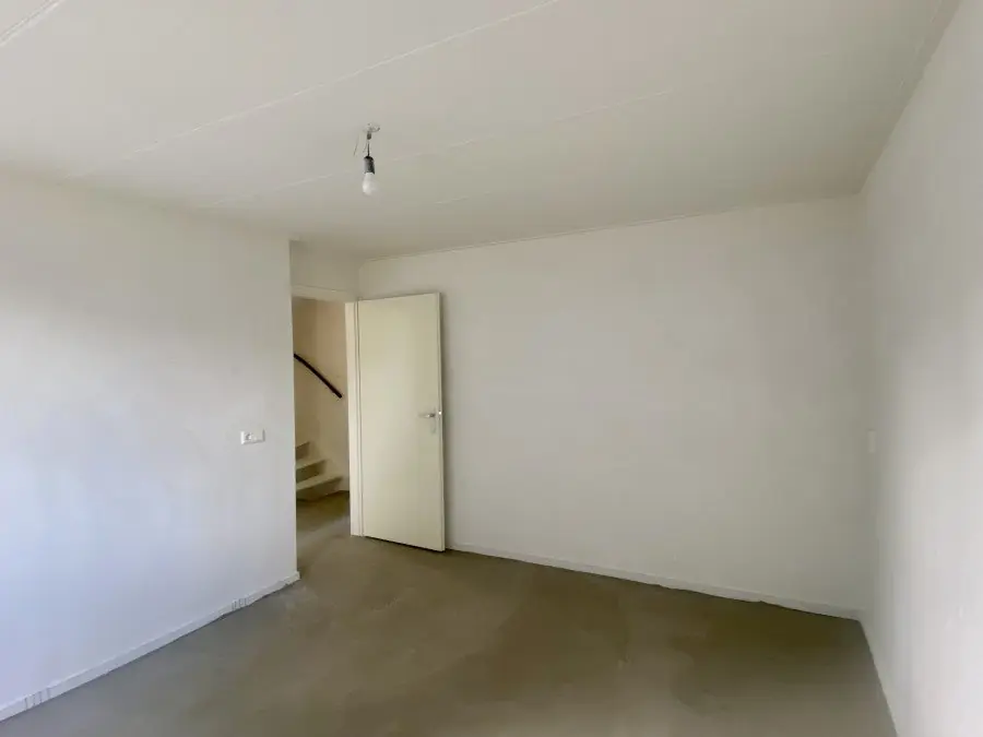 Image 5 of 15
