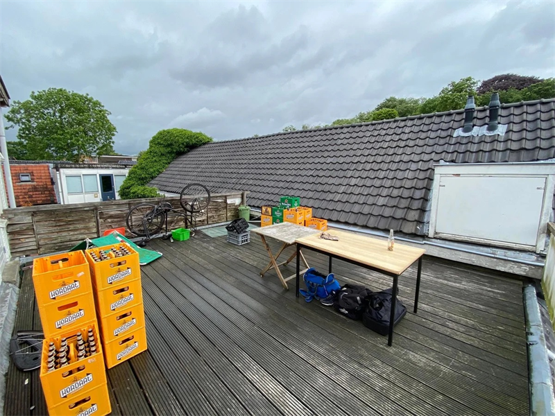 Image 4 of 6