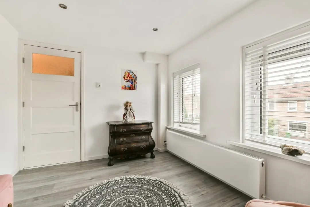 Image 16 of 27