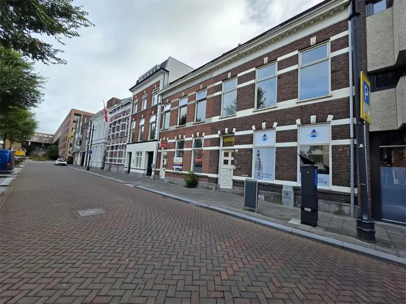 Afbeelding 2 van 9