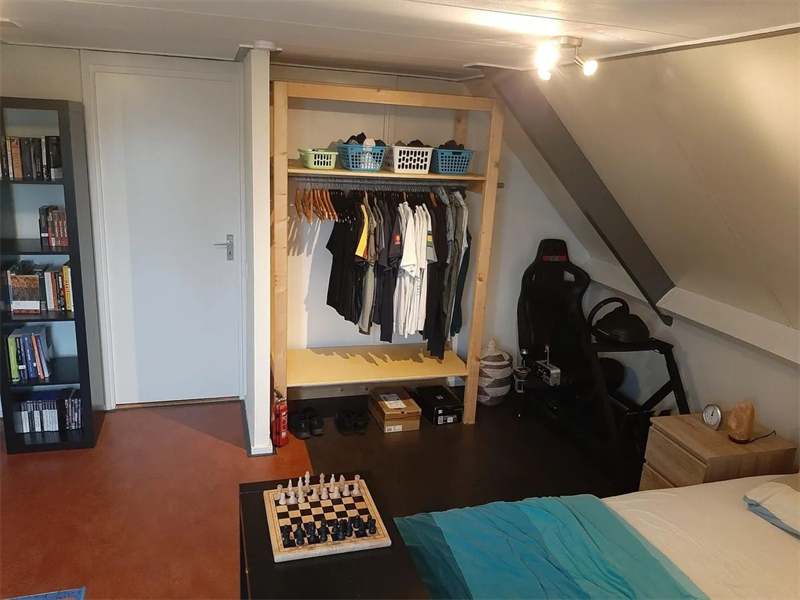 Image 4 of 7