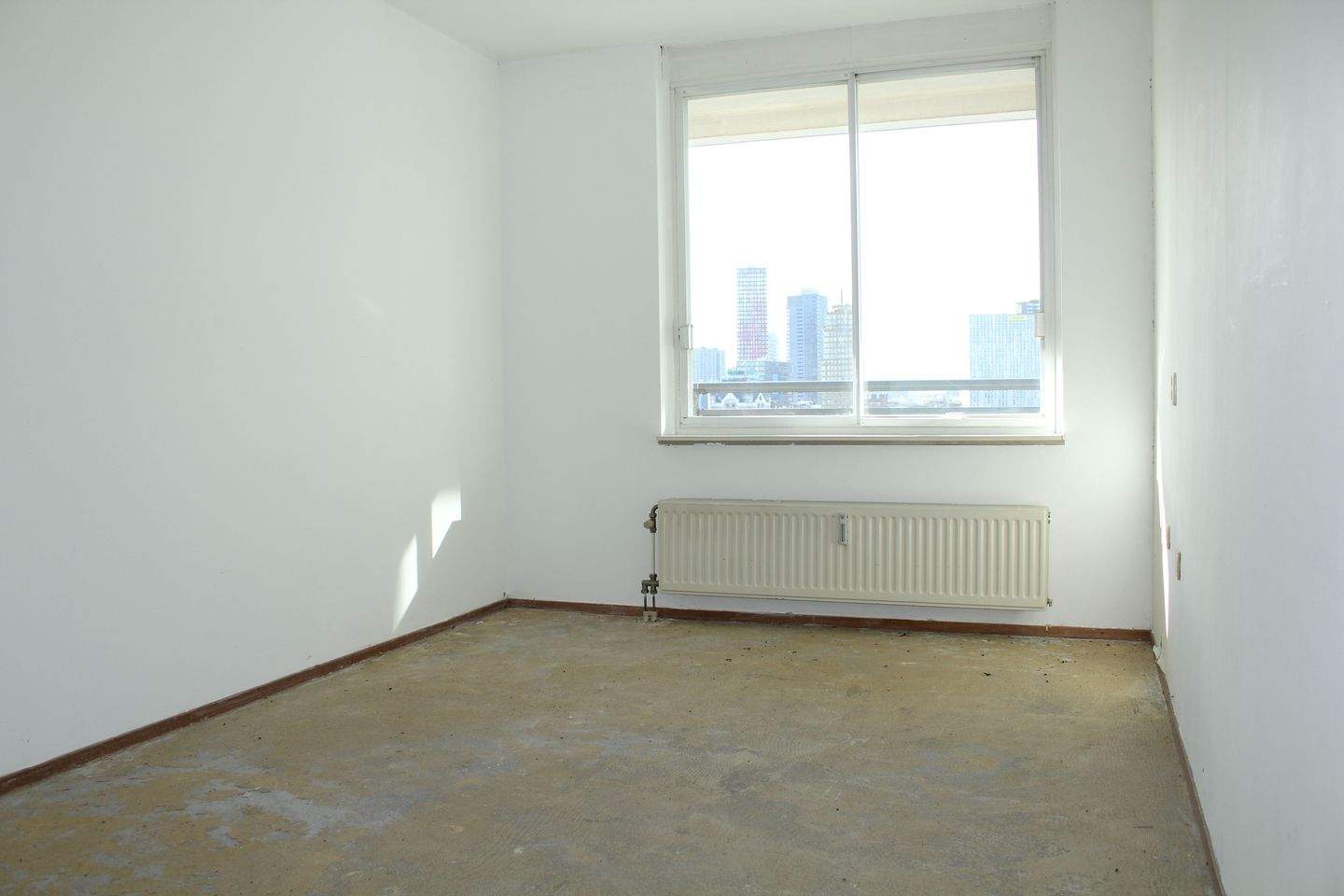 Image 4 of 10