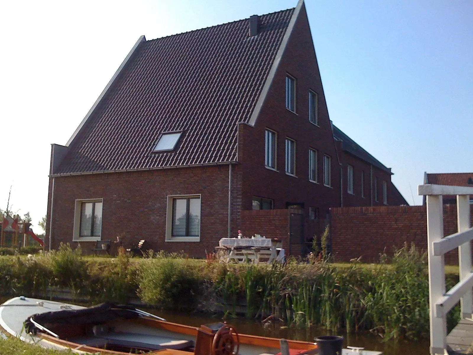 Image 2 of 8