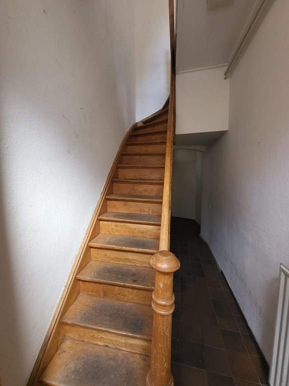 Image 2 of 12