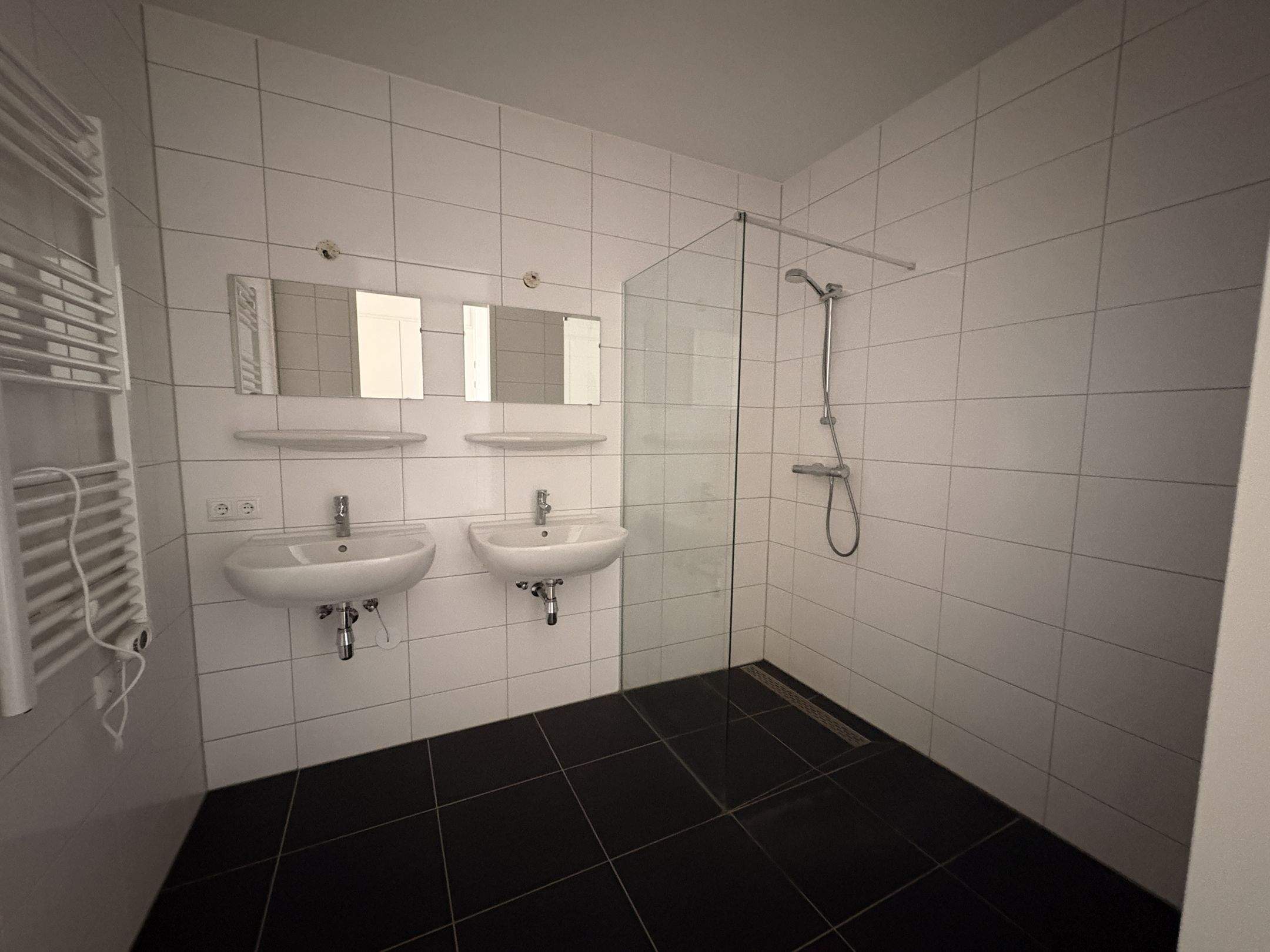 Image 6 of 6