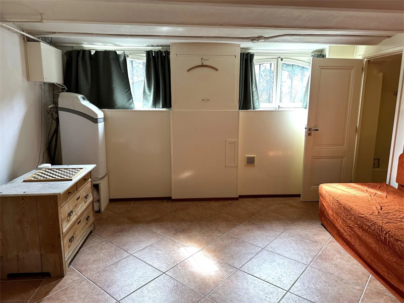 Image 7 of 24