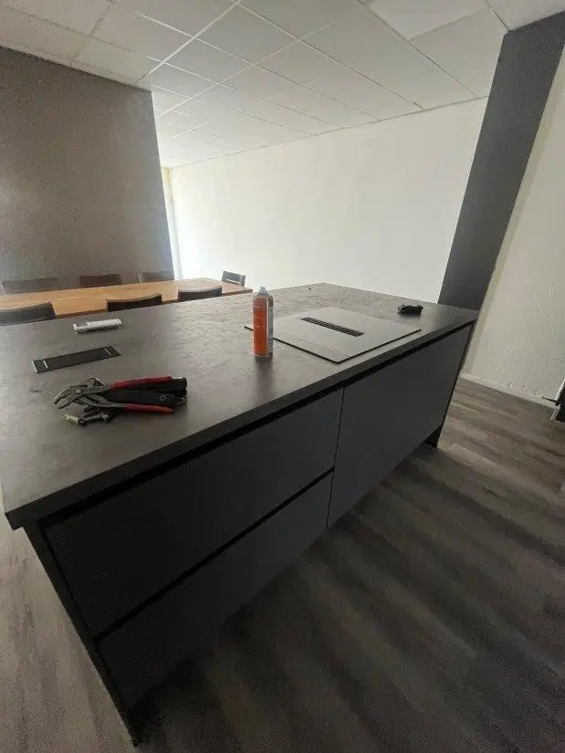 Image 4 of 16