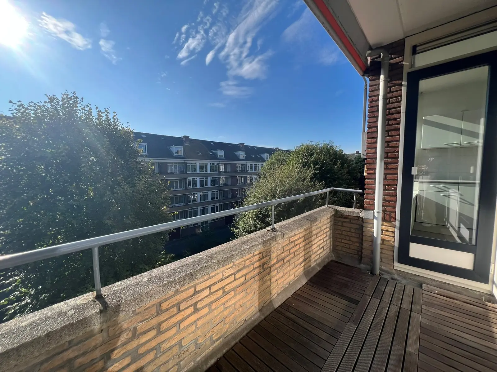 Image 19 of 40