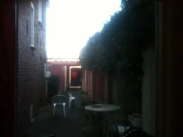 Image 2 sur 6
