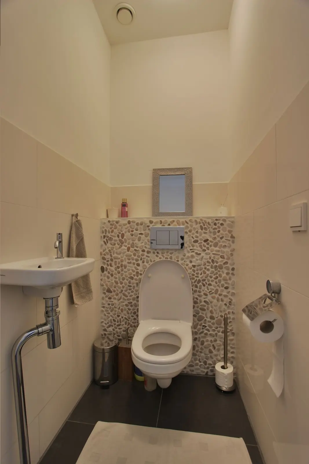 Image 8 of 9
