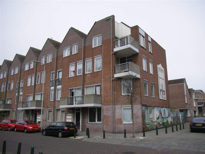 Image 2 of 6