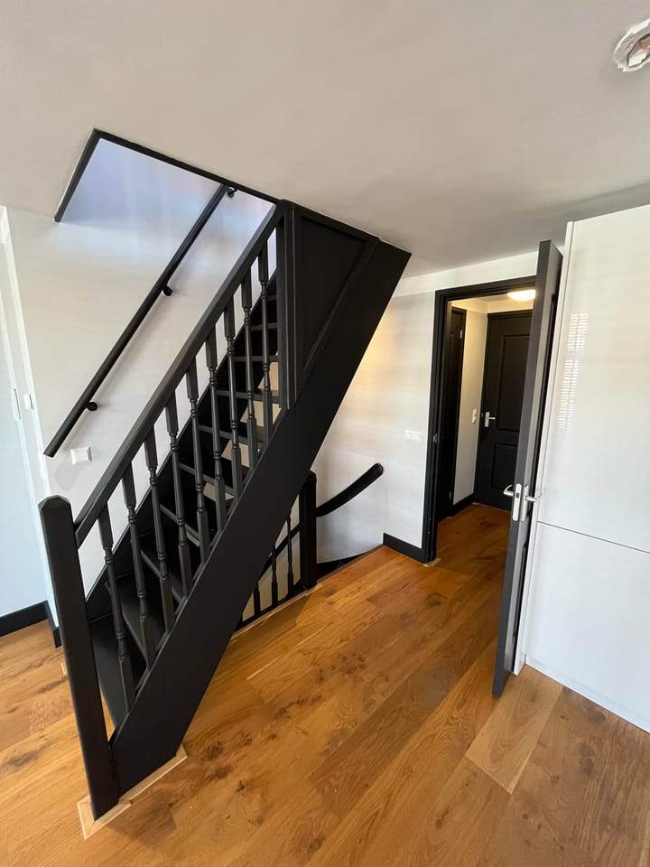 Image 3 of 23