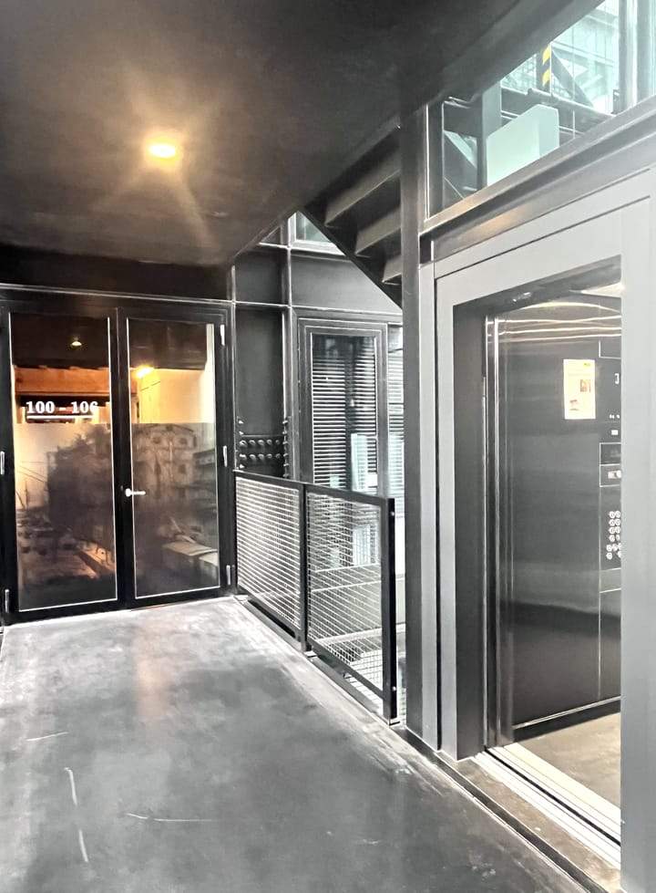 Image 3 of 18