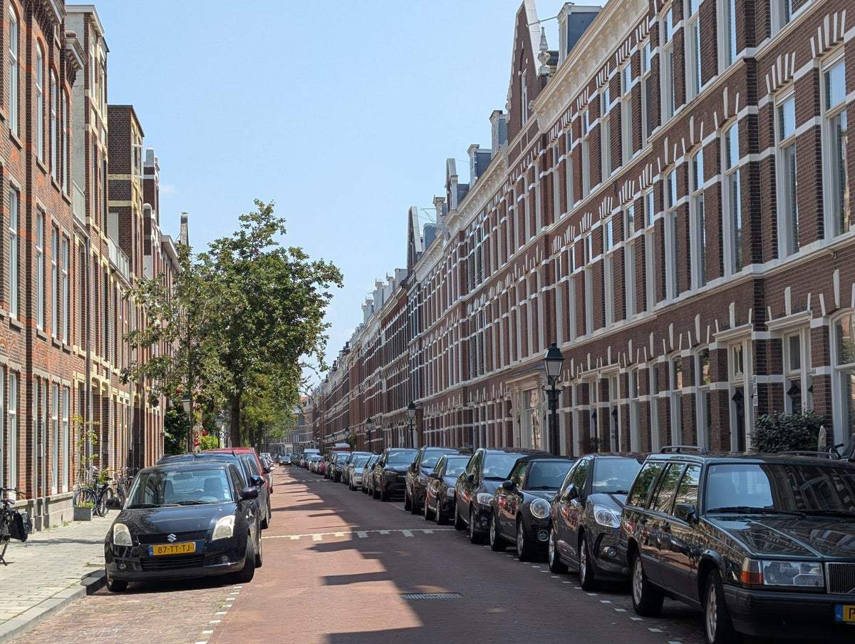 Afbeelding 1 van 64