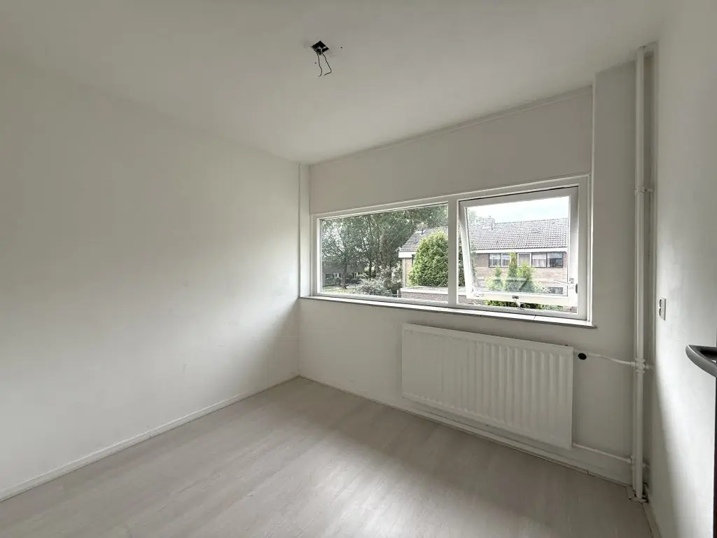 Image 11 of 15