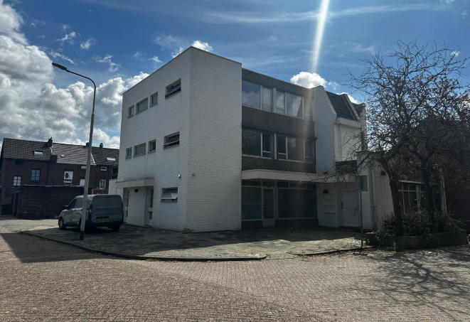 Image 10 of 10