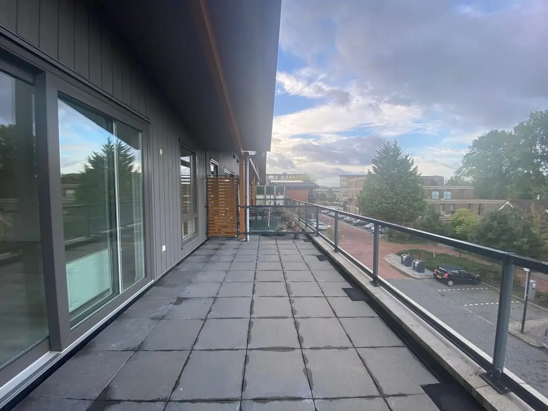 Image 23 of 27