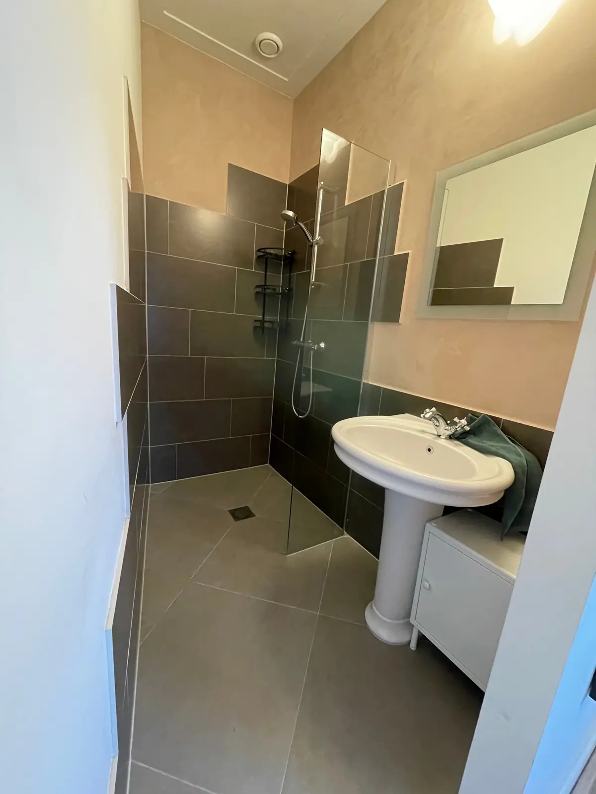 Image 10 of 10