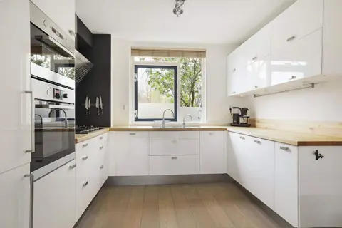 4-Bedroom Family Home De Bik, Hoogland - For Rent
