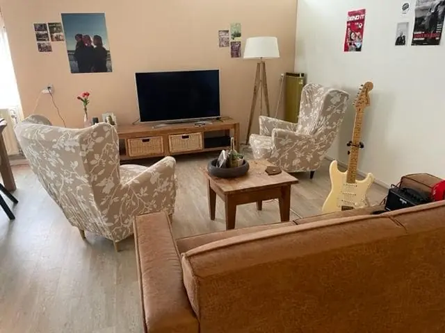 Image 5 of 10