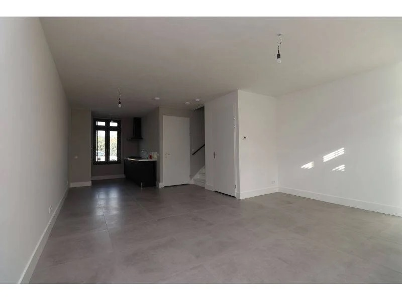 Image 2 of 19