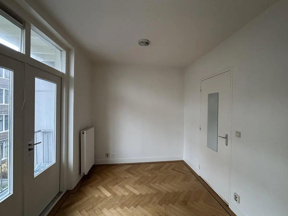 Image 10 of 23