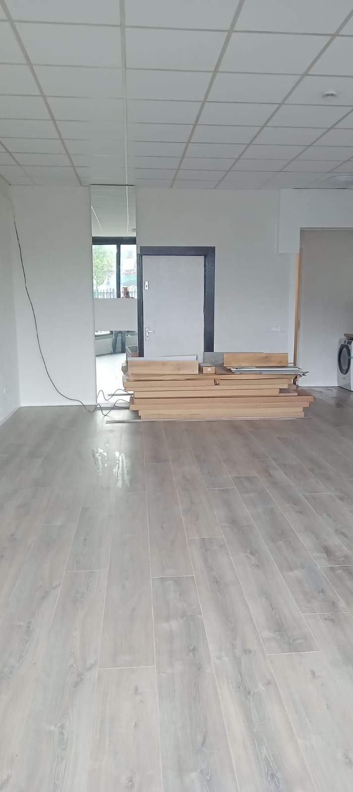 Image 2 of 10