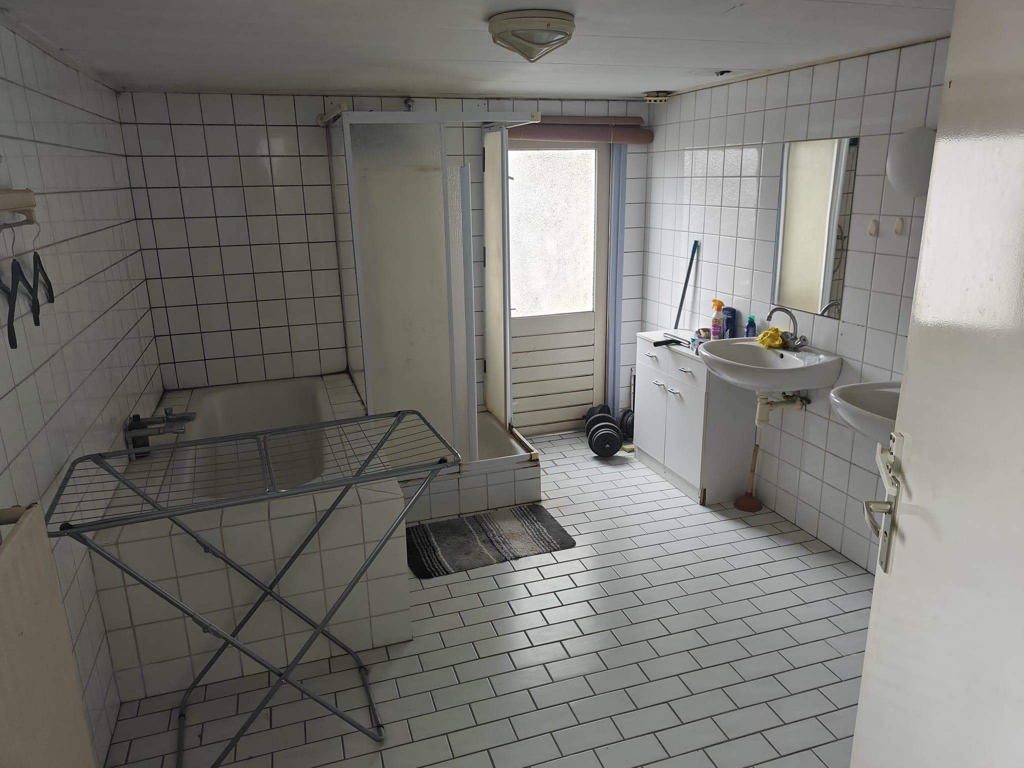 Image 6 of 8