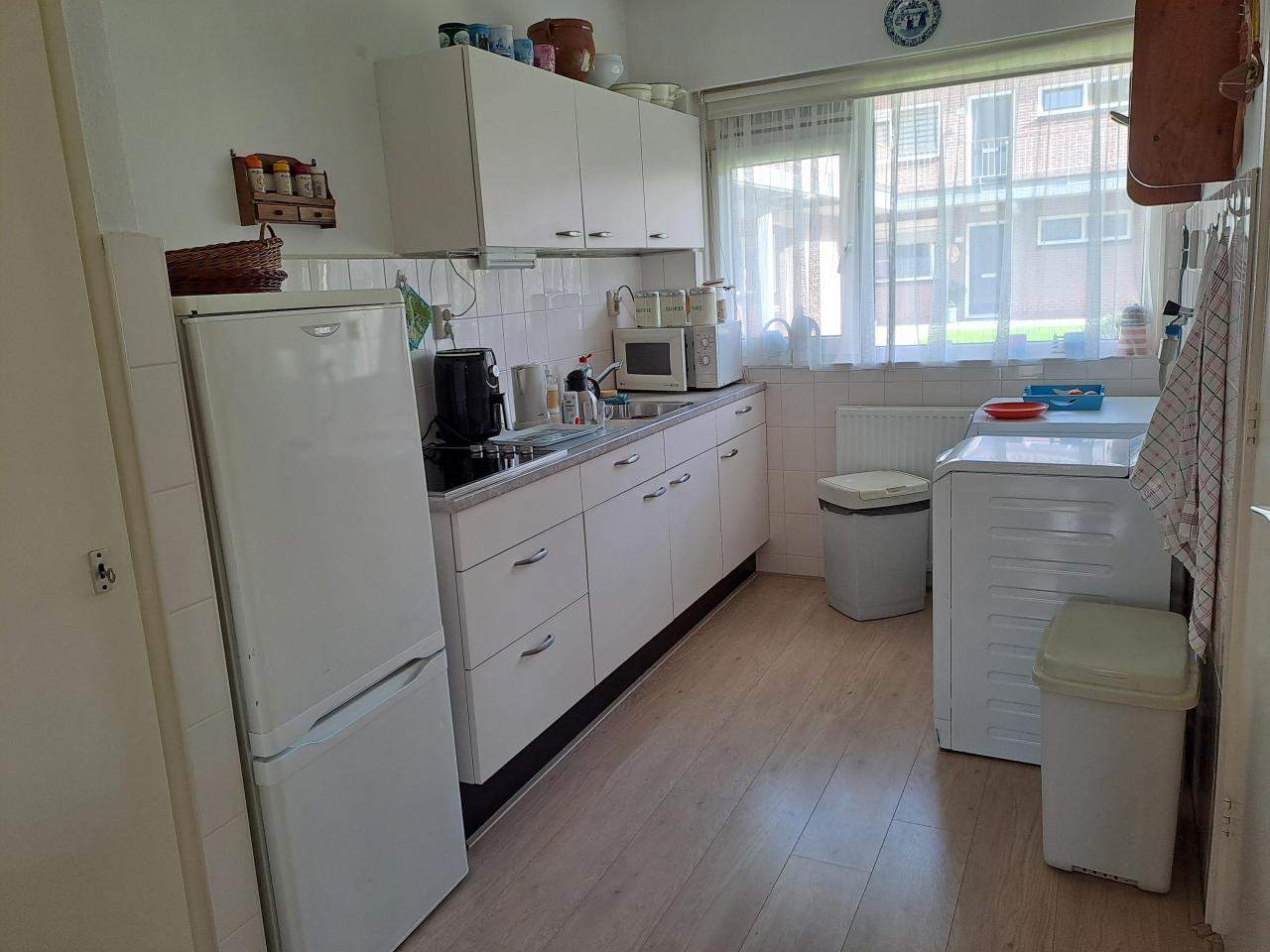 Image 4 of 9