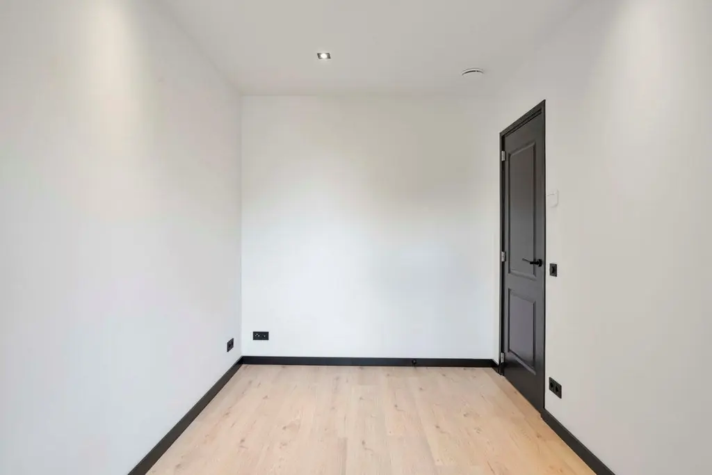 Image 12 of 22