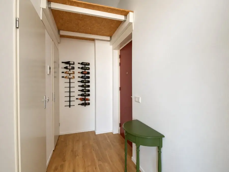 Image 3 of 10